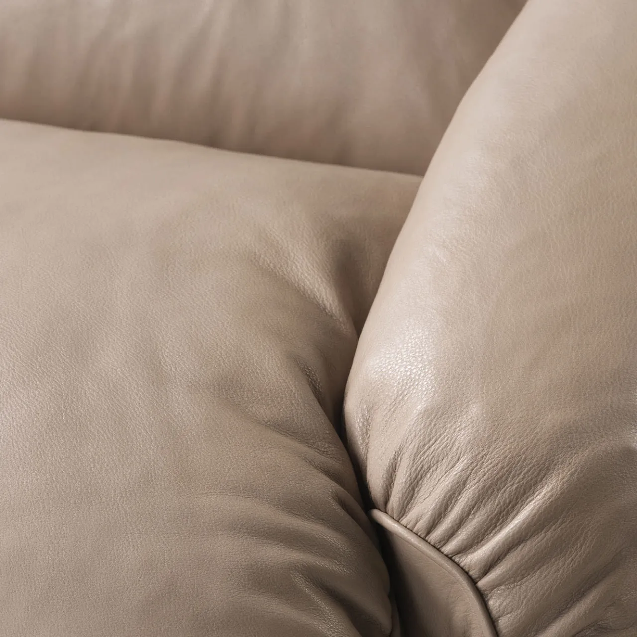 Ghidini 1961 Armchairs<Flo Beige Leather Armchair by Lorenza Bozzoli