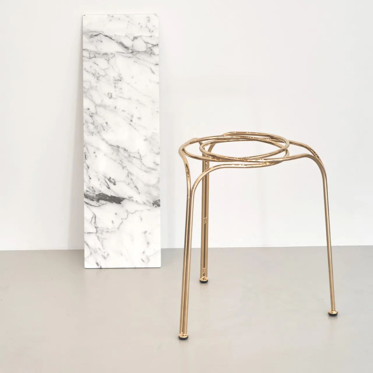Enrico Girotti Stools<FLOW SCULPTURAL GOLD STOOL