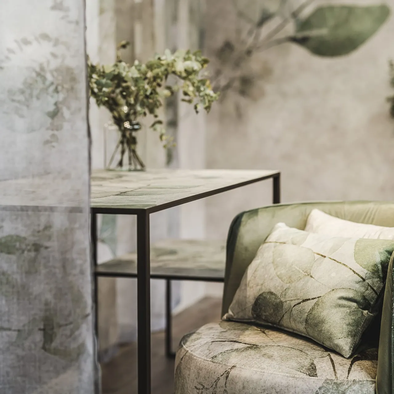 Instabilelab Side Tables<Flowers Metal And Fiberglass Side Table