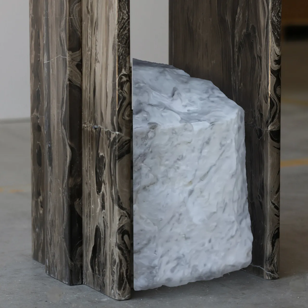 Stone Stackers Consoles<Frappuccino & White Carrara Marble Console