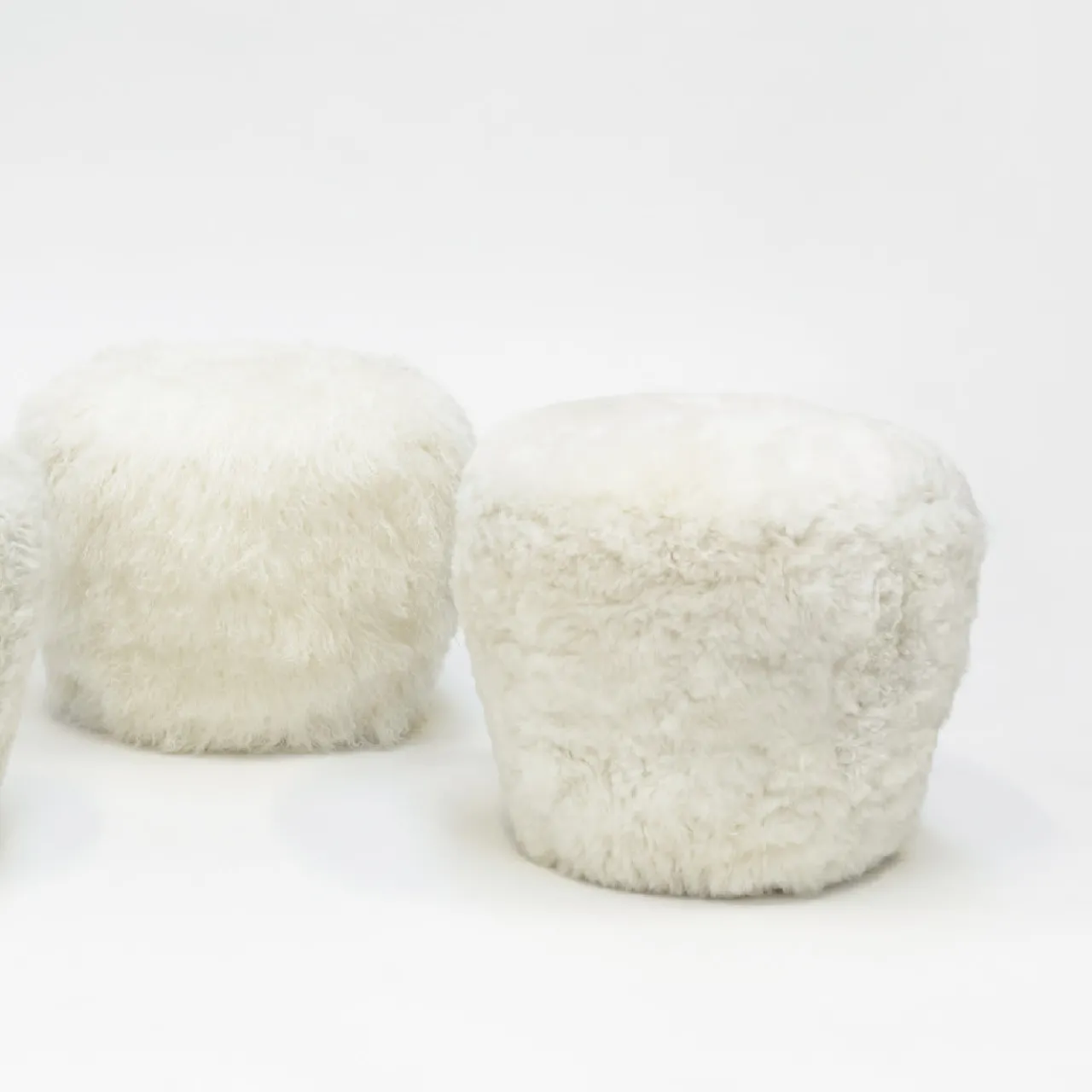 Draga & Aurel Ottomans & Poufs<Furry swivel Alpaca pouf