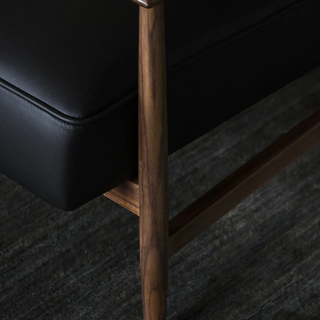 mg12 by Monica Geronimi Armchairs<Gaia Black Leather Armchair