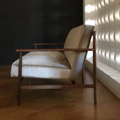 mg12 by Monica Geronimi Sofas<Gaia Walnut Loveseat