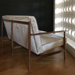 mg12 by Monica Geronimi Sofas<Gaia Walnut Loveseat