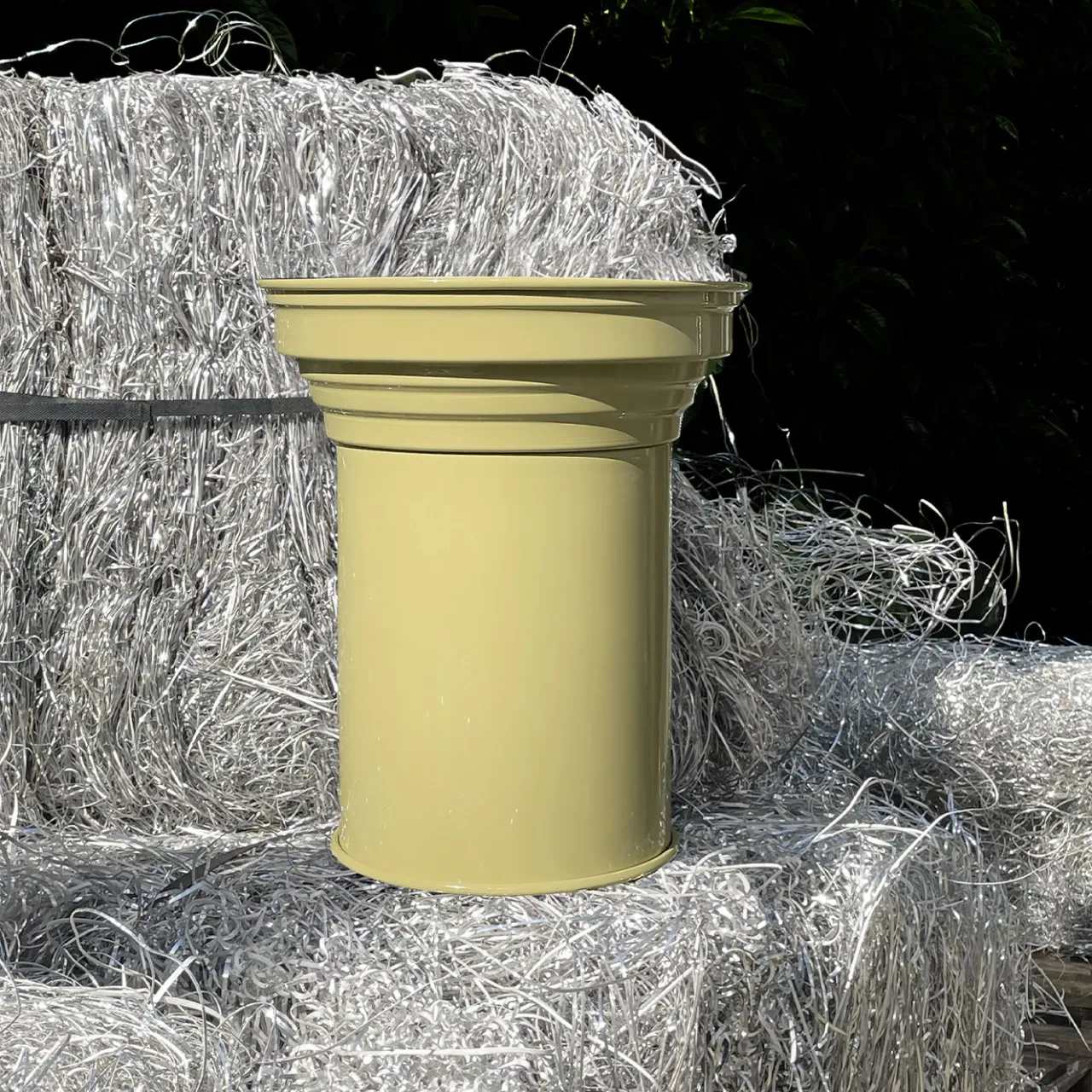 Caspal Side Tables<Glossy Butter Aluminum Side Table