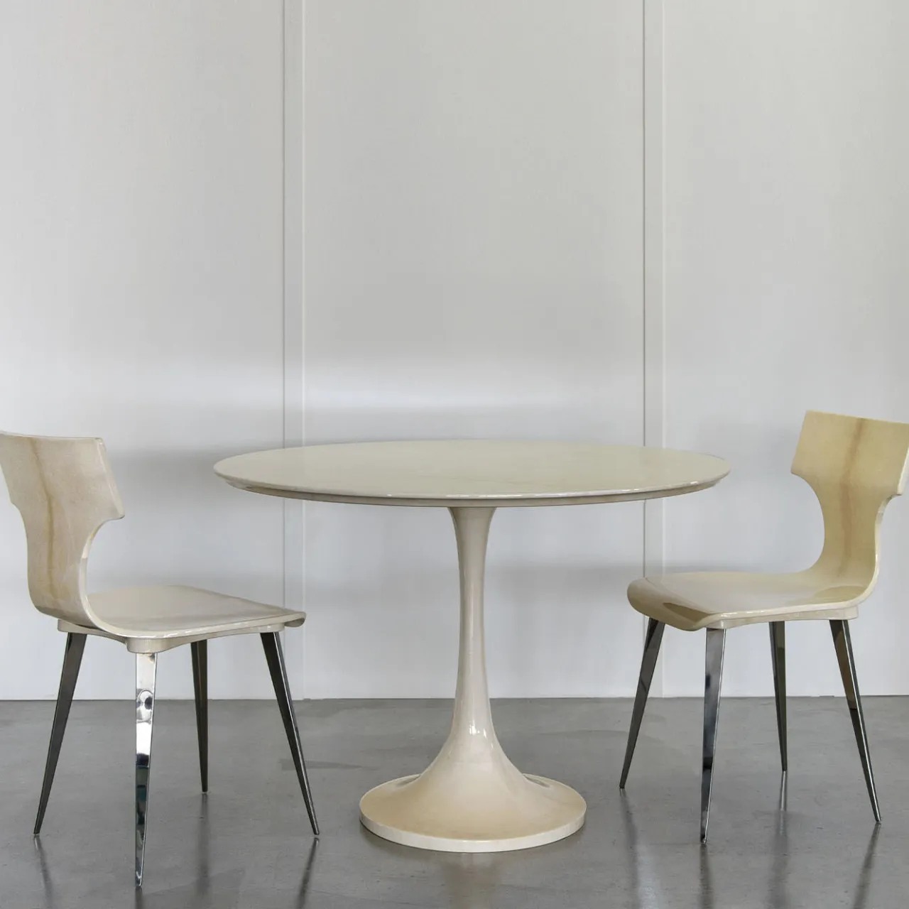Extroverso Dining Tables<Goatskin Flute Round White Pedestal Table
