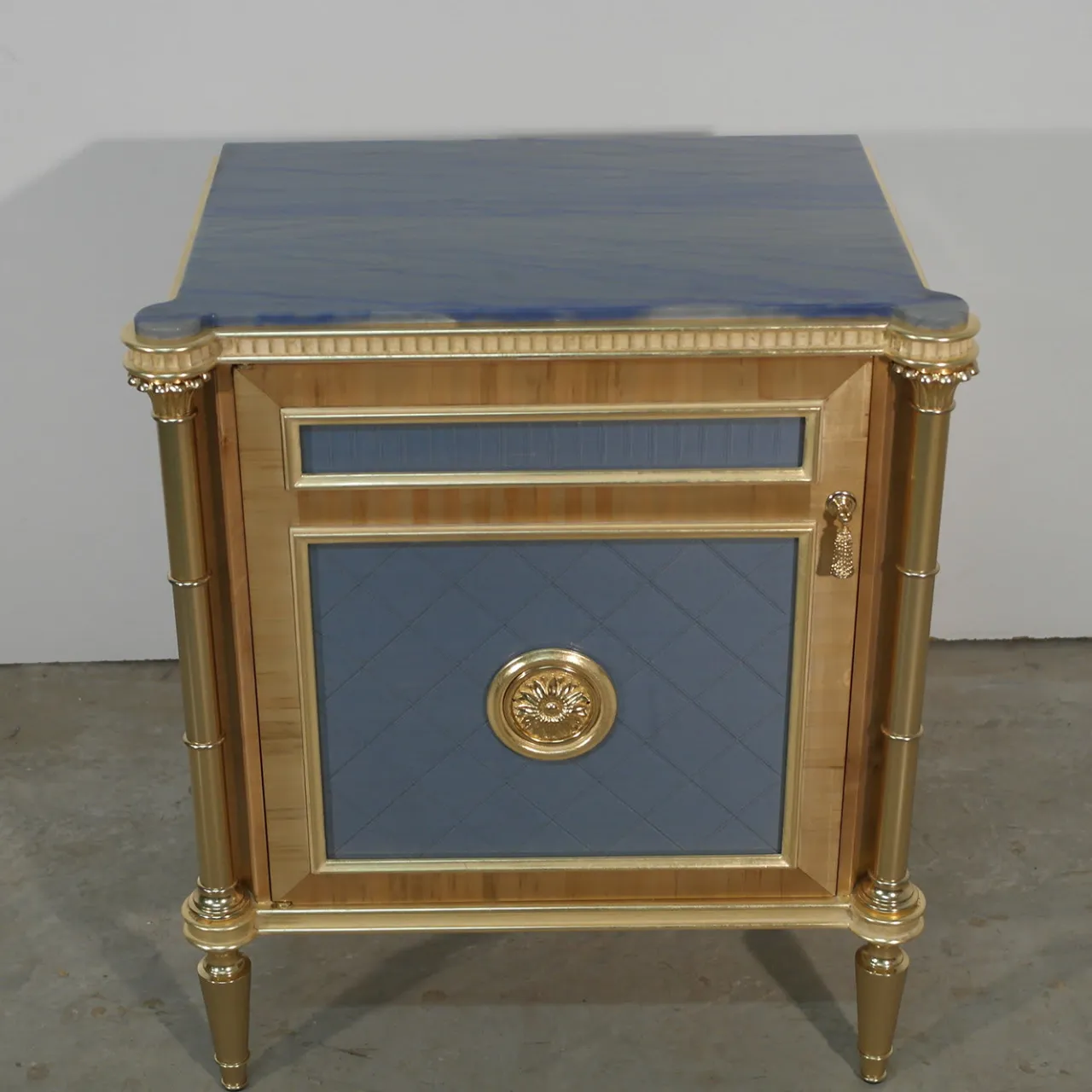 S&L Interni Nightstands<Gold Leaf Bedside Table