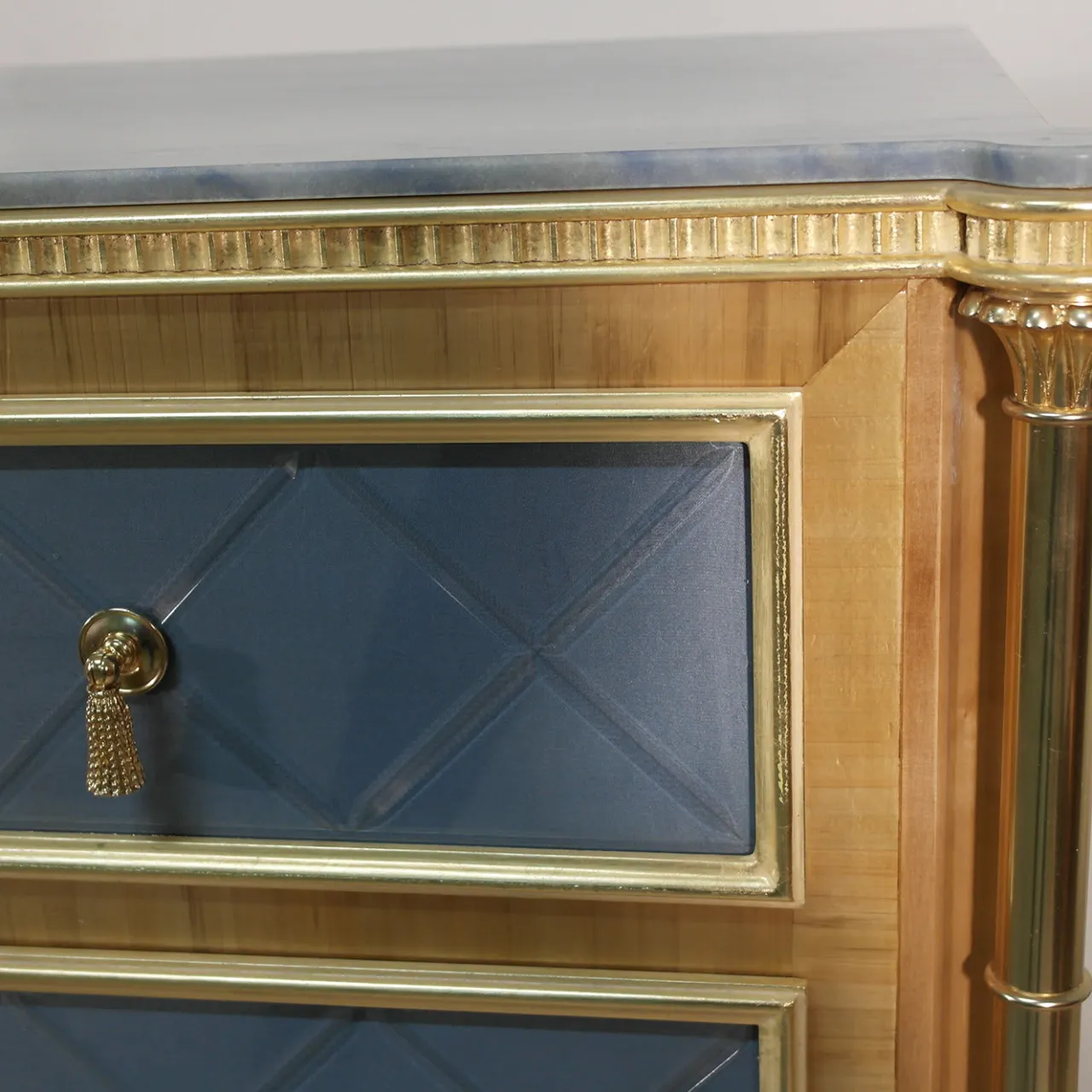 S&L Interni Dressers<Gold Leaf Chest of Drawers