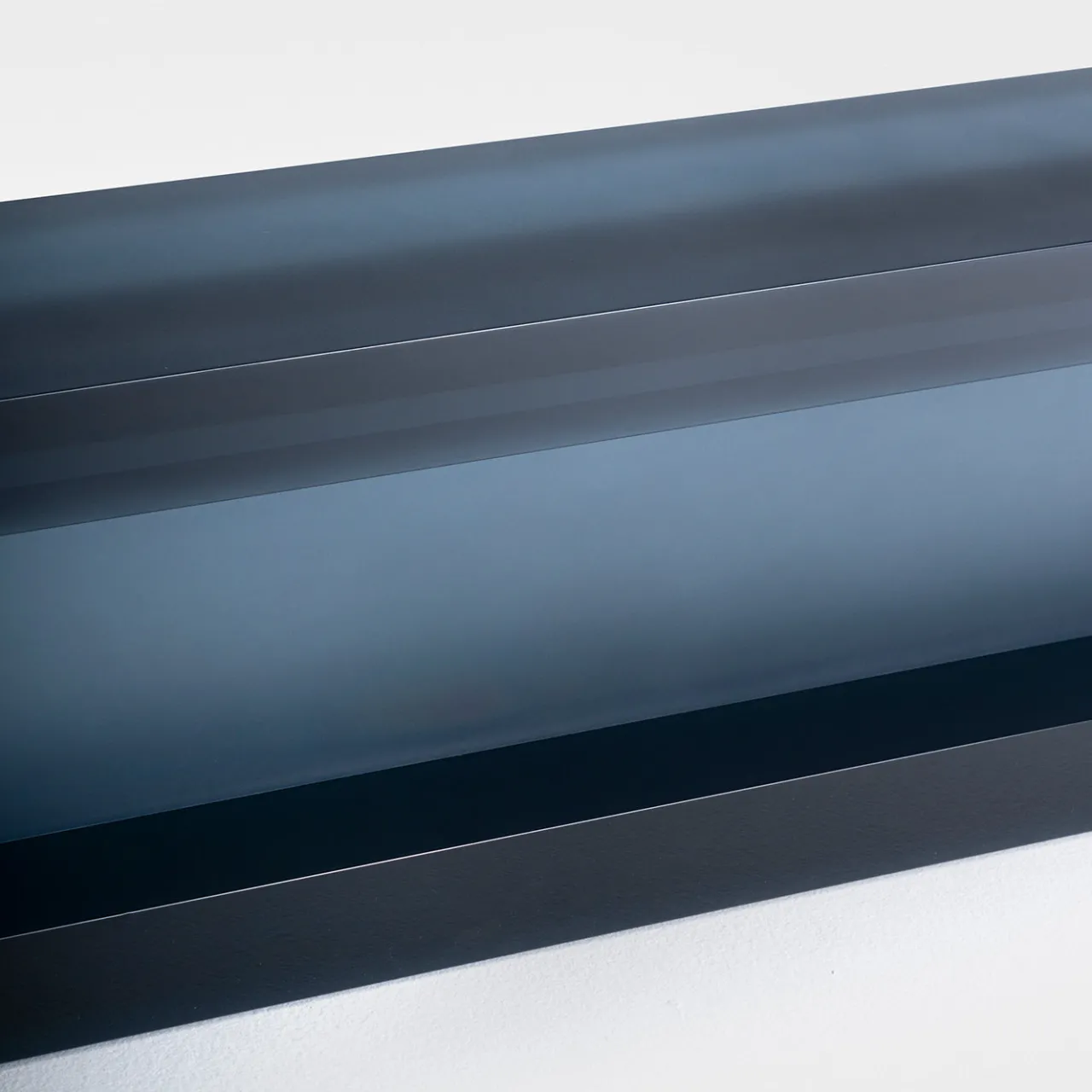 Delvis Unlimited Benches<H Blue Resin Bench
