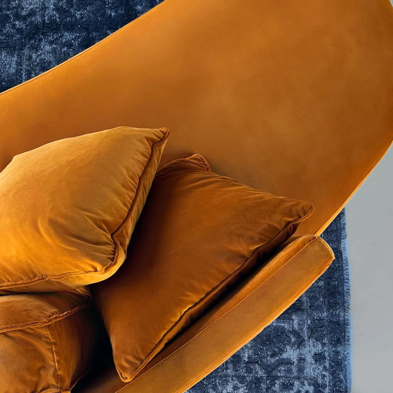 Villevenete Sofas<Harlem Curved Orange fabric with Cushions Sofa