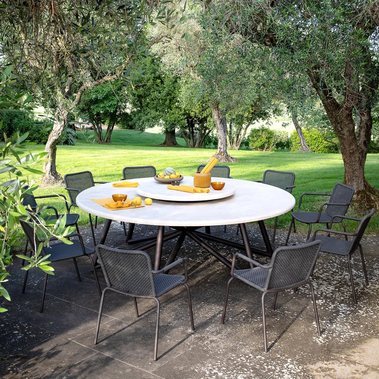 Veltha Outdoor Stone Design Outdoor Dining Tables<Hermu 180 beige travertino stone outdoor dining table