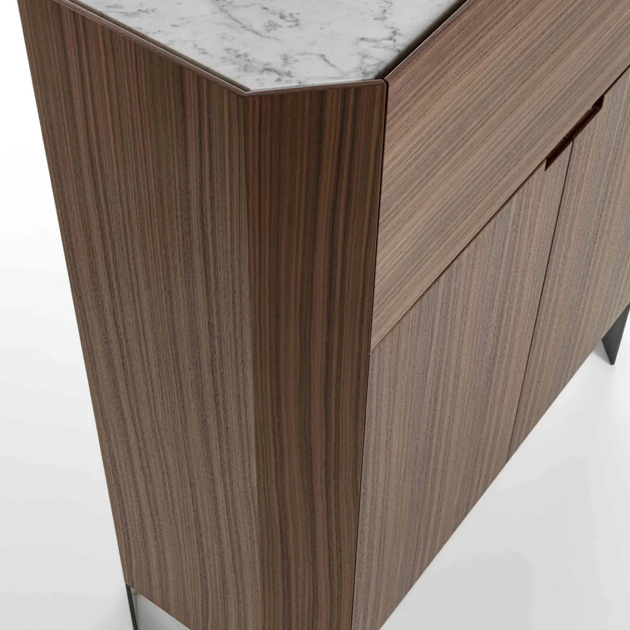 Durame Bar Cabinets<Honey 3-Door Canaletto & Carrara Bar Cabinet