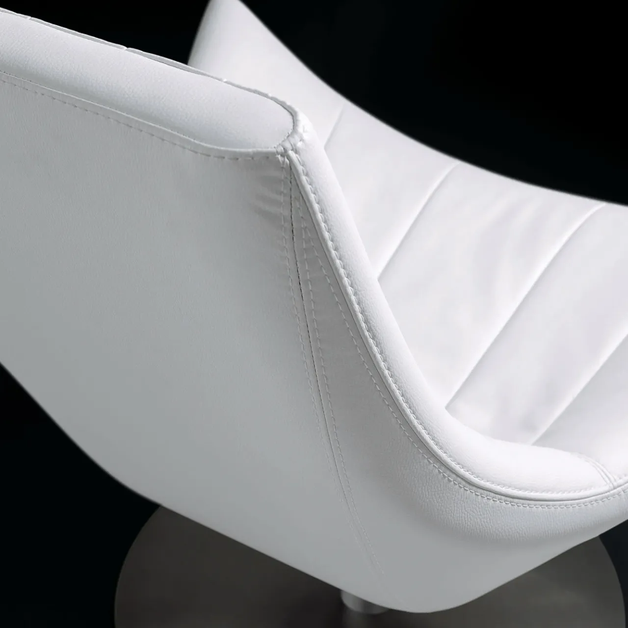 VGnewtrend Armchairs<Ibiza White Swivel Armchair