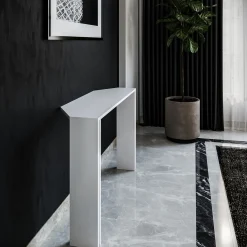 L'Eccesso Consoles<Innis White Marble Console with metal insert