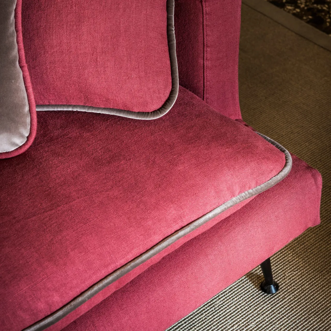 Black Tie Sofas<Island Bordeaux Sofa