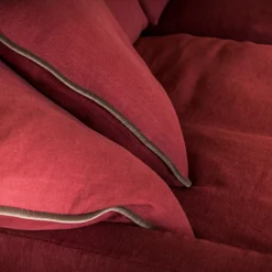 Black Tie Sofas<Island Bordeaux Sofa
