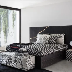 K-3 by Kenzo Takada Beds<Jonathan Black Bed