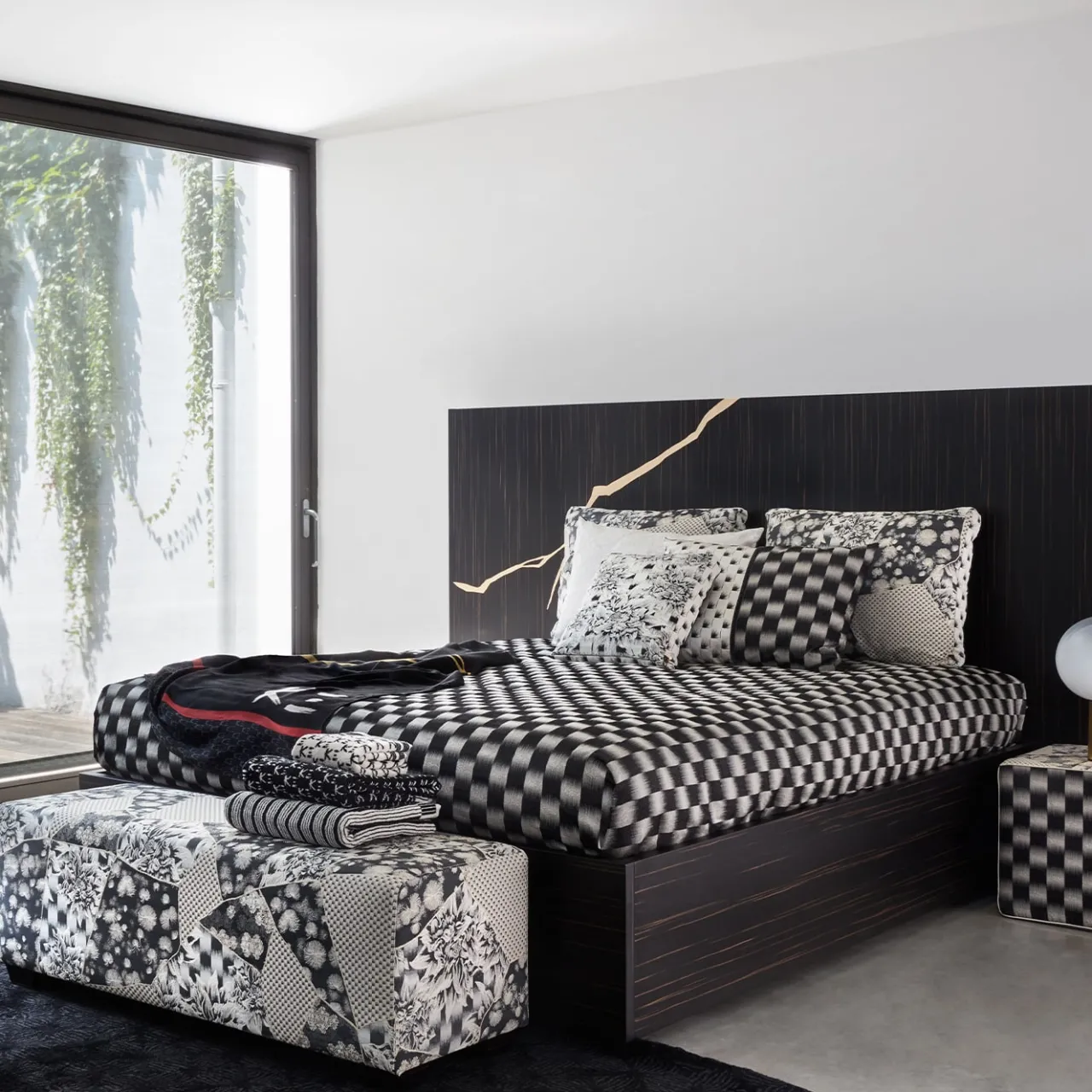 K-3 by Kenzo Takada Beds<Jonathan Black Bed