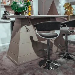 Vismara Bar Stools<Joyce bar stool by Pino