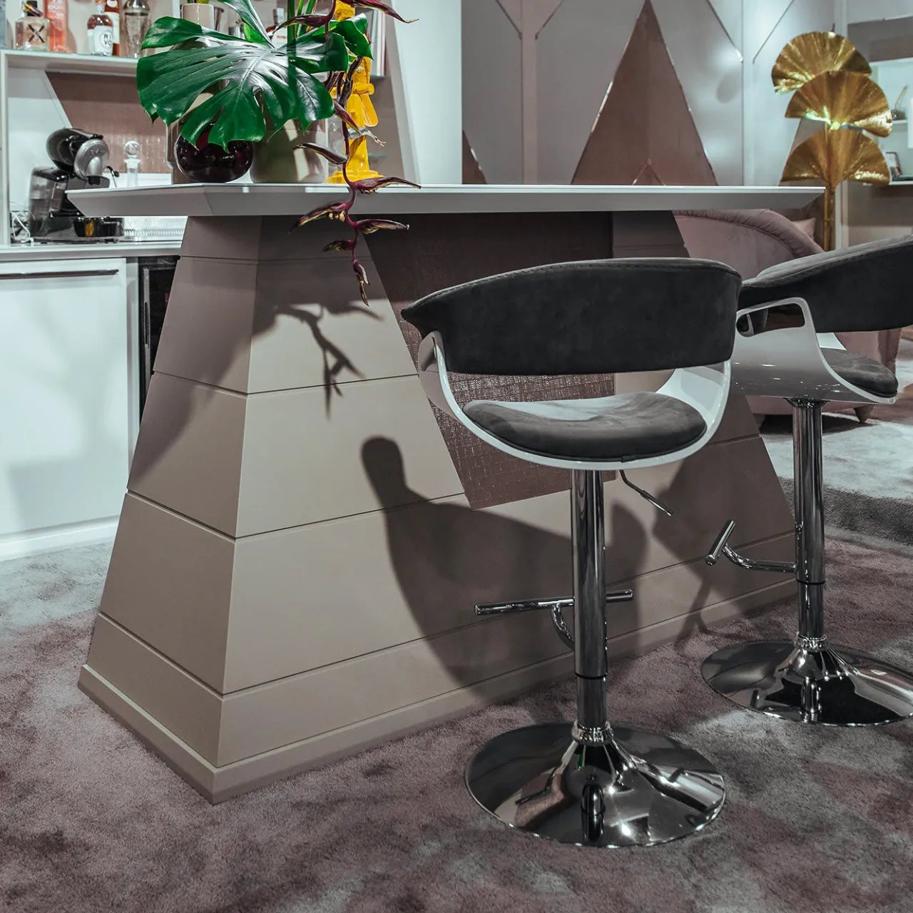 Vismara Bar Stools<Joyce bar stool by Pino
