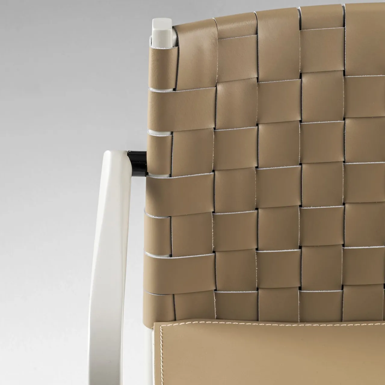 TrabA' Chairs<Julie Beige Leather chair with armrests by Emilio Nanni