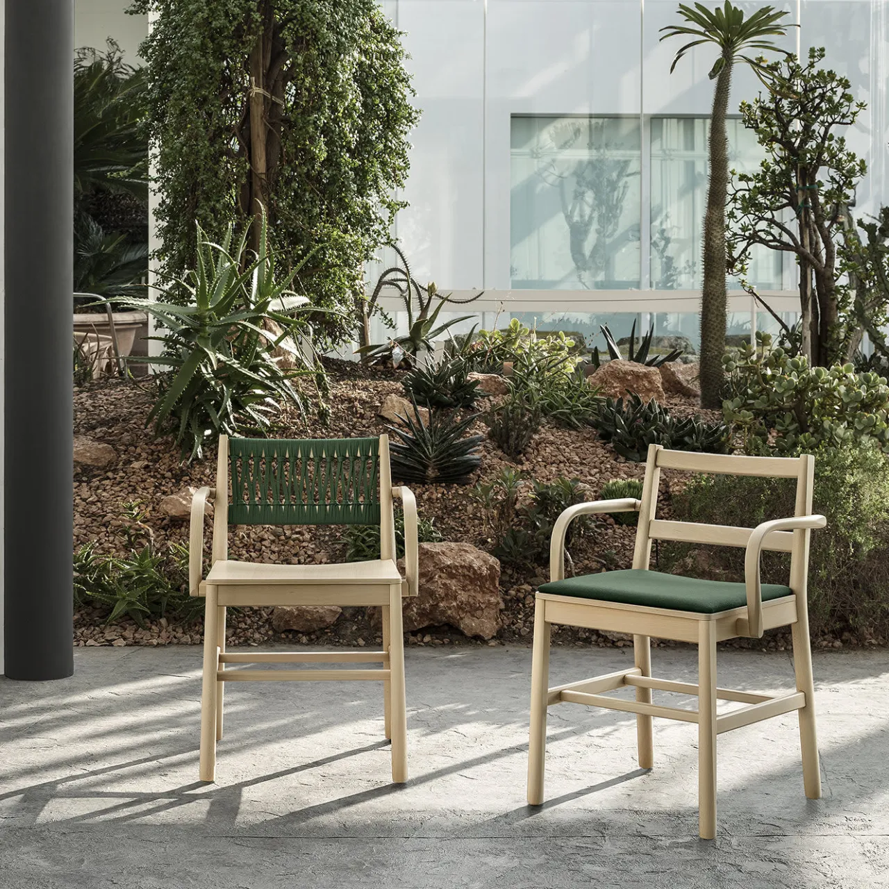 TrabA' Chairs<Julie Le Green Chair