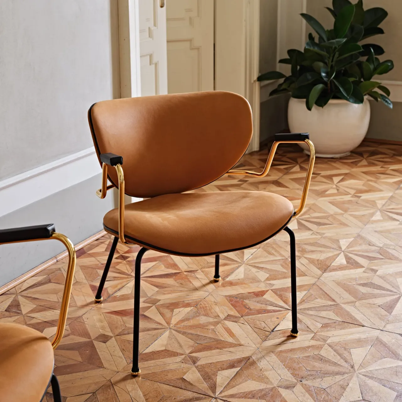 Black Tie Lounge Chairs<Kalida Brown Leather Lounge Chair