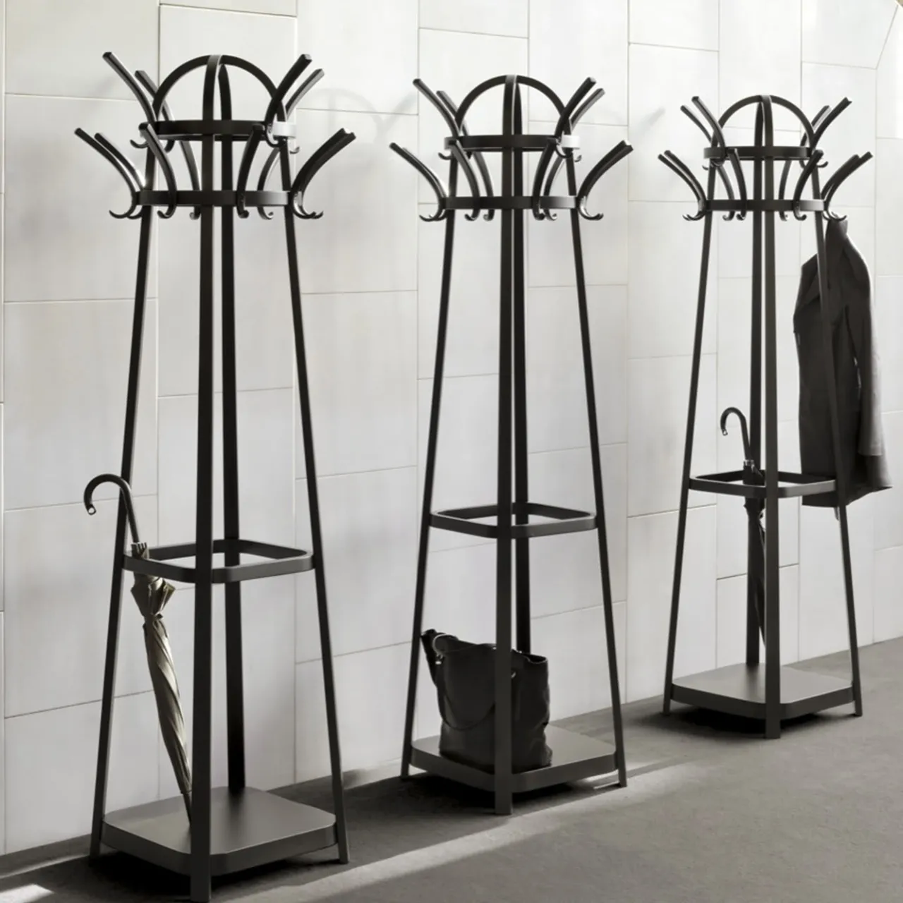 Gebrüder Thonet Vienna GmbH (GTV) – Wiener GTV Design Coat Stands<Kolo Moser by Koloman Moser