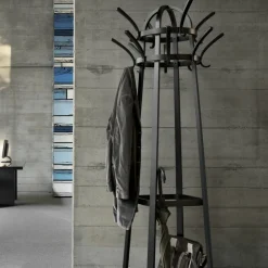 Gebrüder Thonet Vienna GmbH (GTV) – Wiener GTV Design Coat Stands<Kolo Moser by Koloman Moser