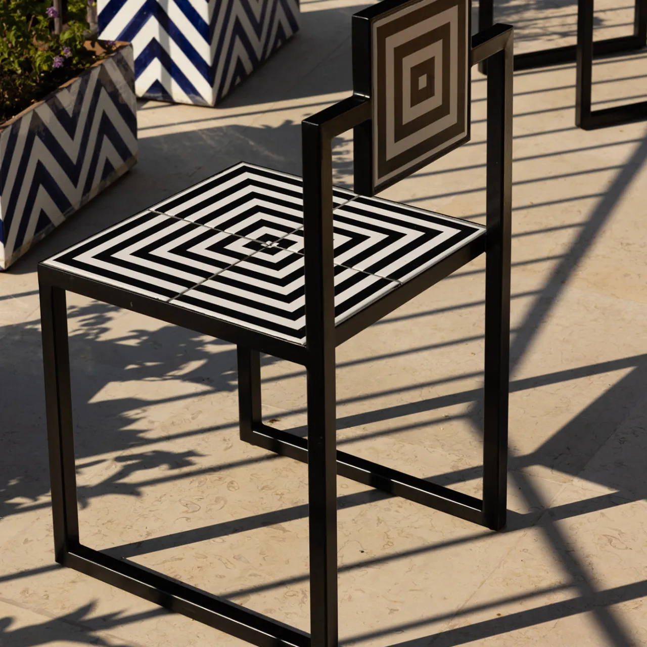 Francesco Della Femina Outdoor Chairs & Stools<Labirinto Black & White Tiles Outdoor Chair