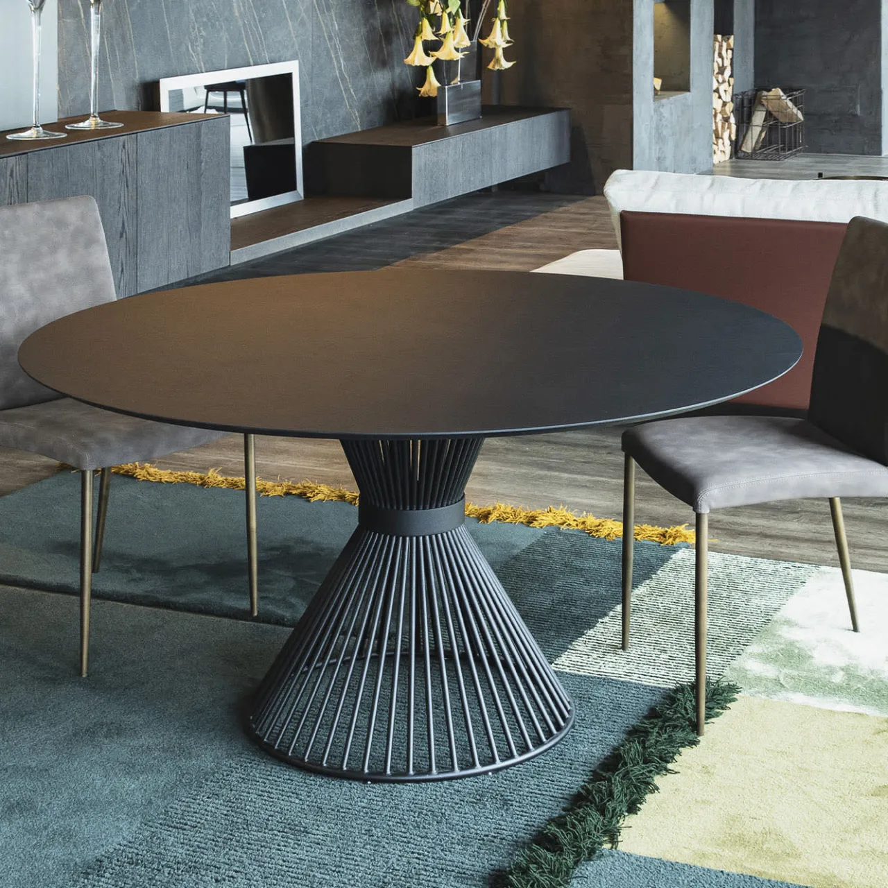 Disain 1971 Dining Tables<Lama Round Dining Table Decorated With Dark Brown Spatulated Resin