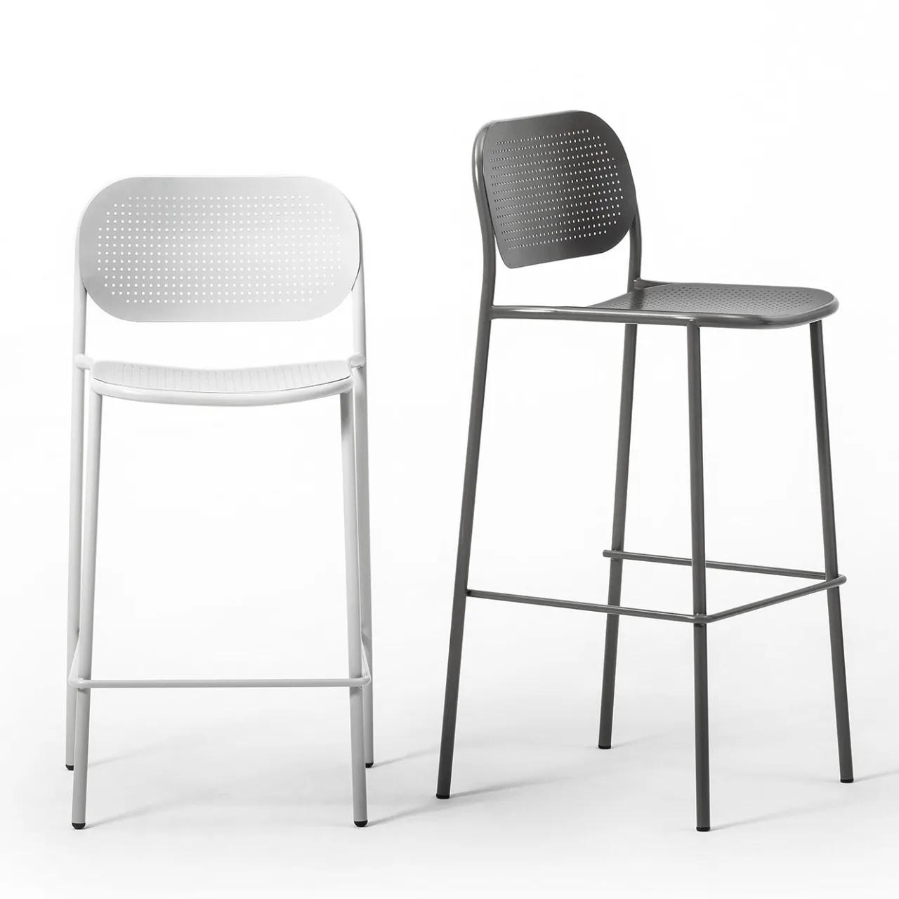 TrabA' Bar Stools<0174-LE Metis Dot White Counter Stool By Studio Gabbertas