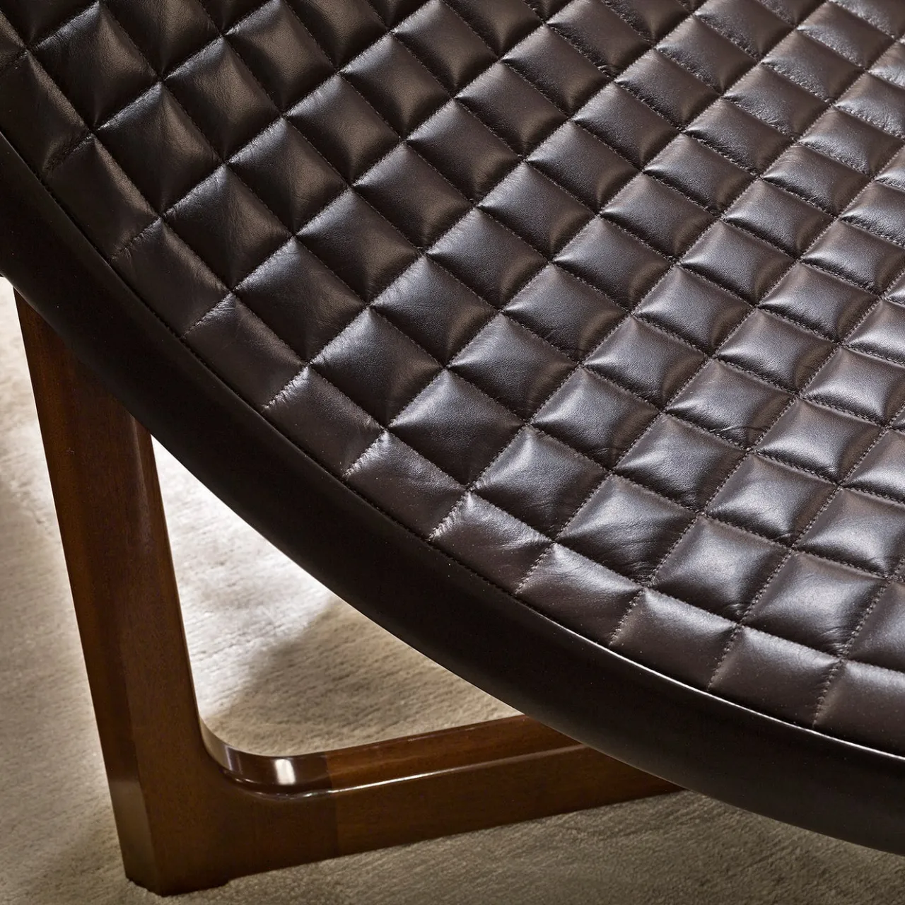 Provasi Chaises<Leather and Mahogany Chaise Longue