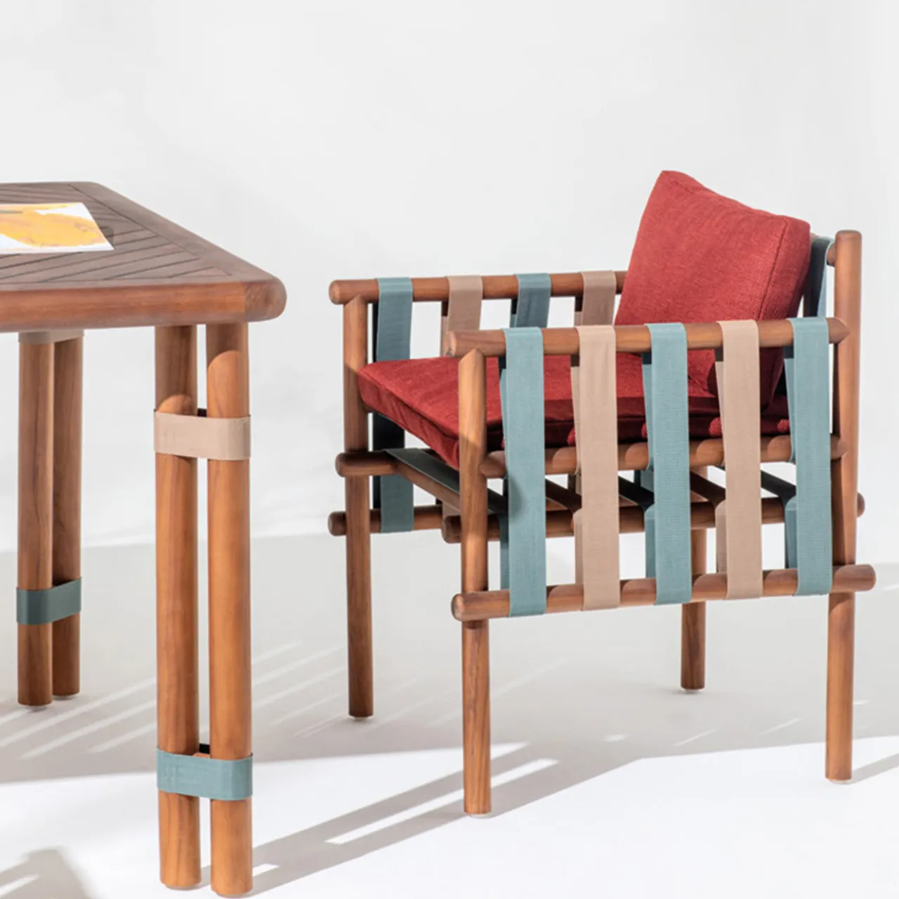 Il Giardino di Legno Outdoor Dining Tables<Lignes medium wood Outdoor Dining Table