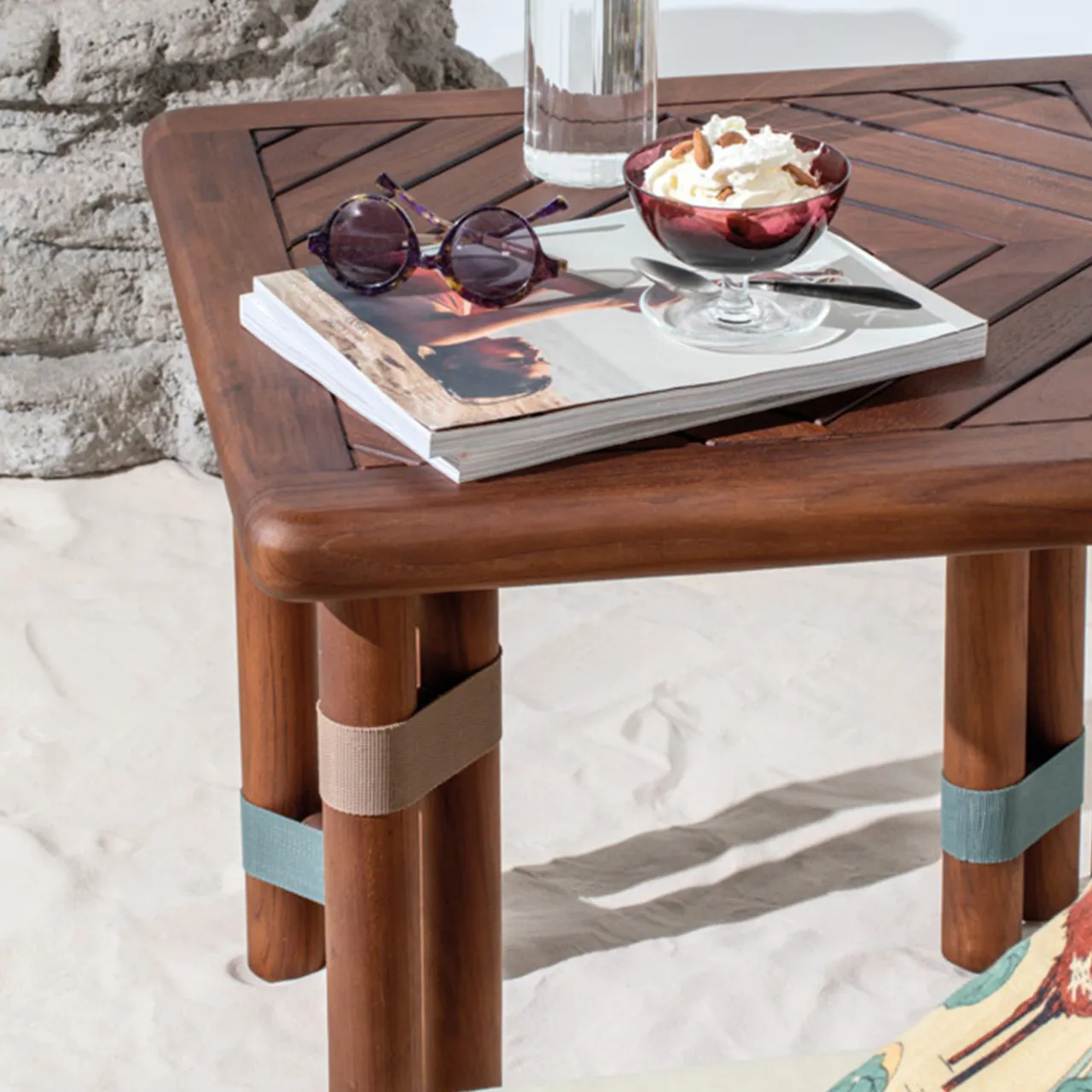 Il Giardino di Legno Outdoor Coffee Tables<Lignes square Wood Outdoor Side Table