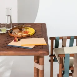 Il Giardino di Legno Outdoor Dining Tables<Lignes Square wood Outdoor Bistro Table