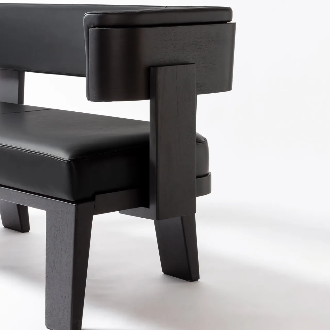 Giobagnara Benches<Lluis Bench