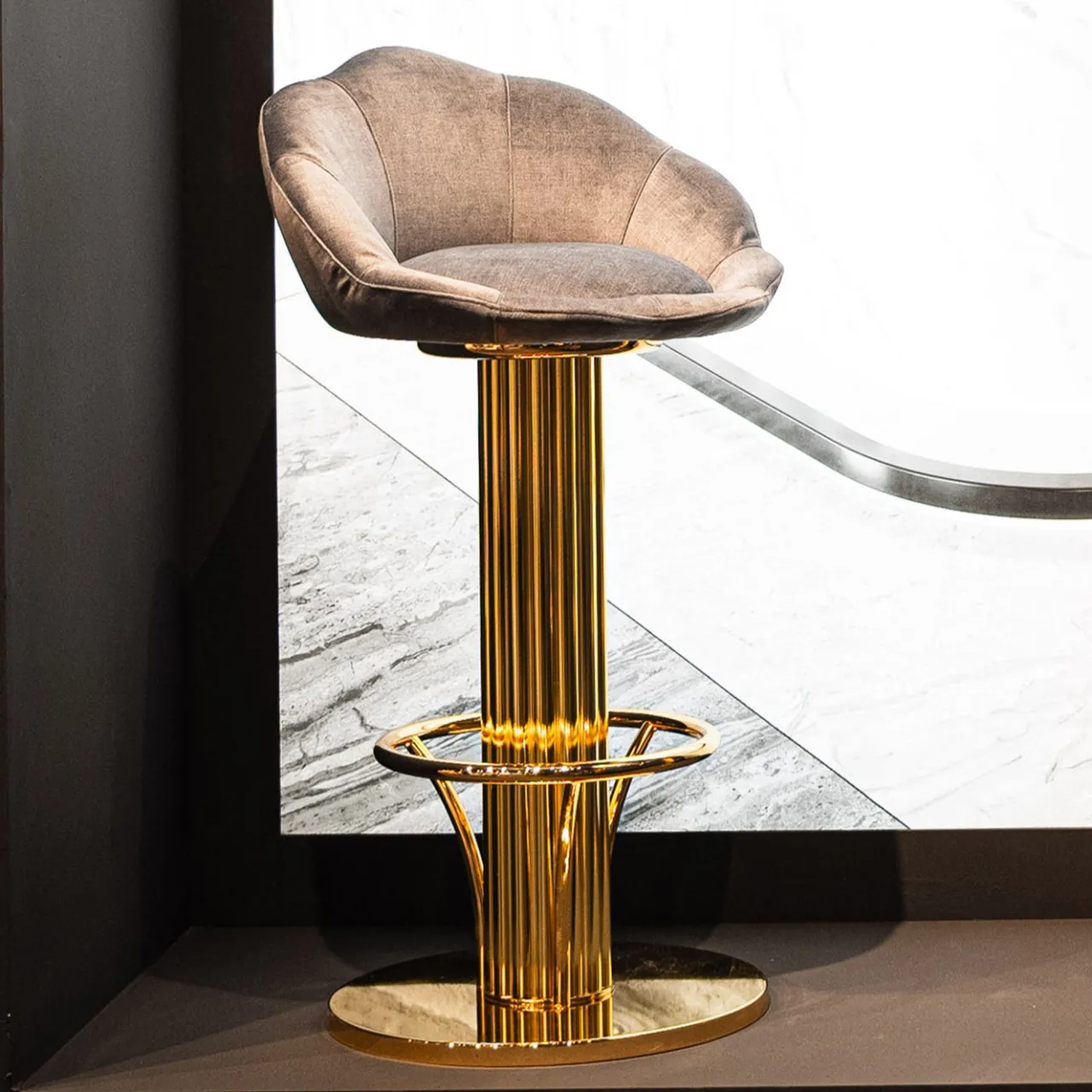Galbiati Fratelli Bar Stools<Loto Floral Seat Gold Brass Bar Stool