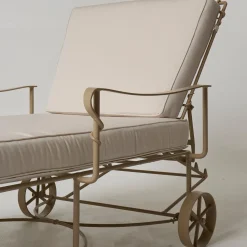 DMG Fiesole Outdoor Chaises & Daybeds<Lotus Iron Outdoor Reclining Lounger