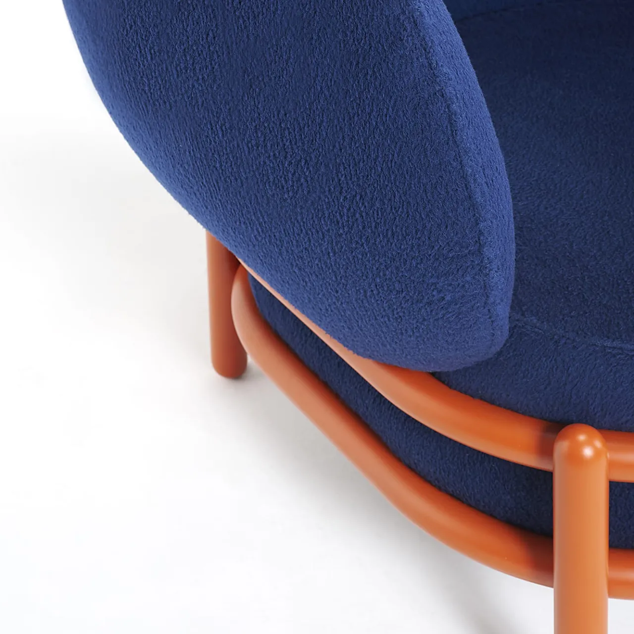 Gebrüder Thonet Vienna GmbH (GTV) – Wiener GTV Design Lounge Chairs<Luftballon Orange & Blue Lounge Chair