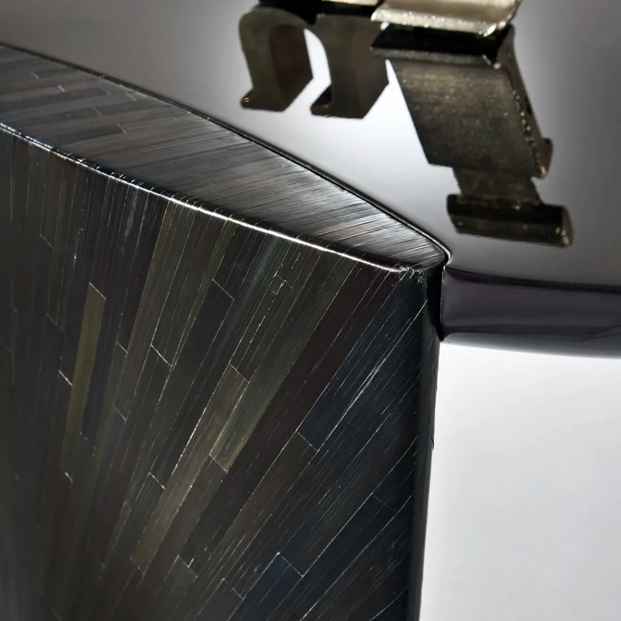 Laura Meroni Desk & Writing Tables<Luxury Black Round Wood Poe Desk