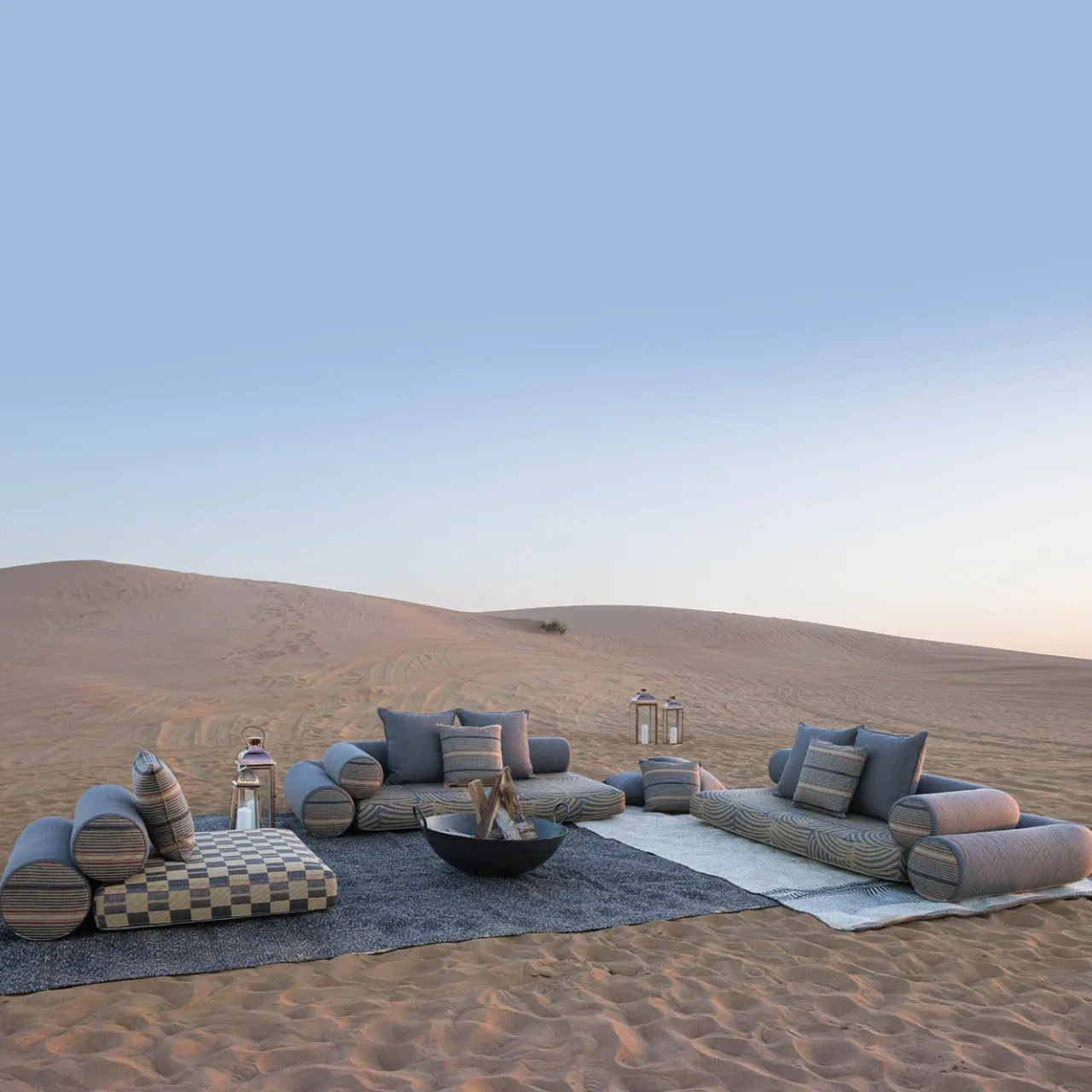 Jwana Hamdan Outdoor Sofas & Benches<Majlis Central Floor Seating System