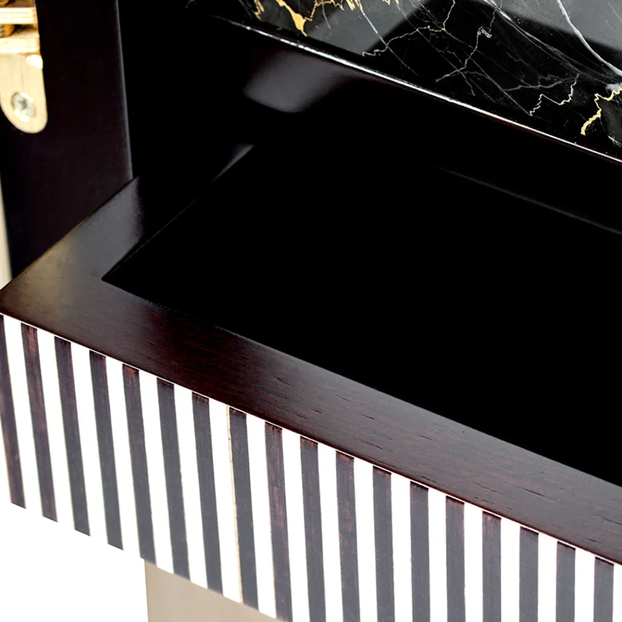 Hebanon Fratelli Basile - 1830 Cabinets<Majord' Home Cabinet