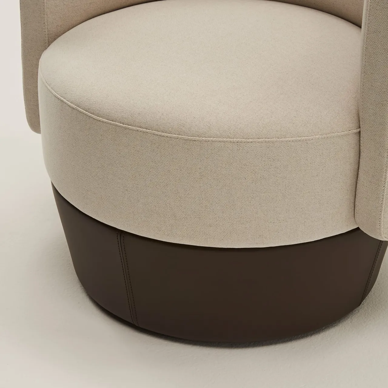 Casa Covre Armchairs<Margot Beige Leather Armchair