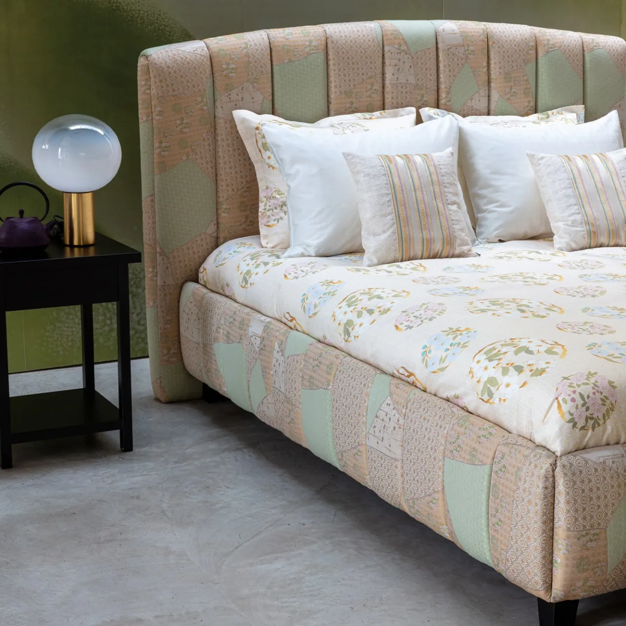 K-3 by Kenzo Takada Beds<Marie Antoniette Bed
