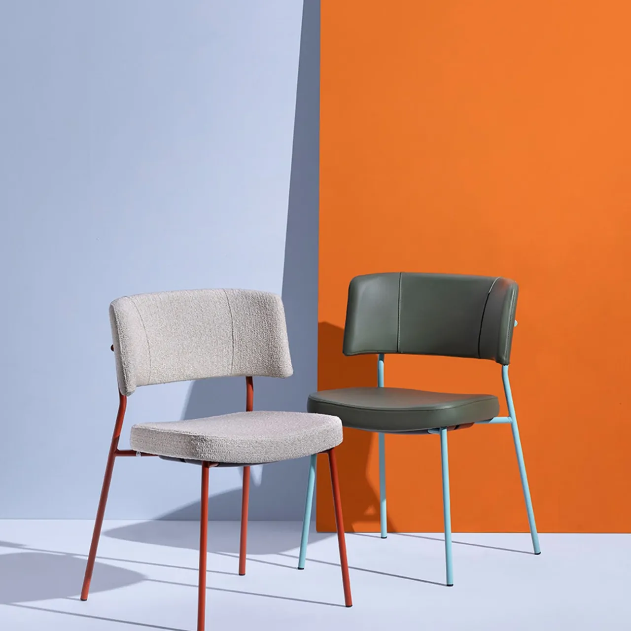 TrabA' Chairs<Marlen Met Im Beige Fabric & Brick-Red Metal Chair by EP Studio
