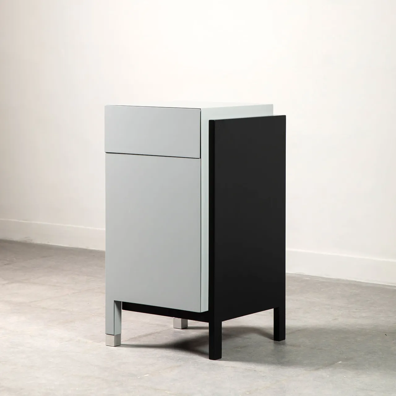 Paolo Pallucco Nightstands<Matte Gray And Black Lacquered Wood Nightstand