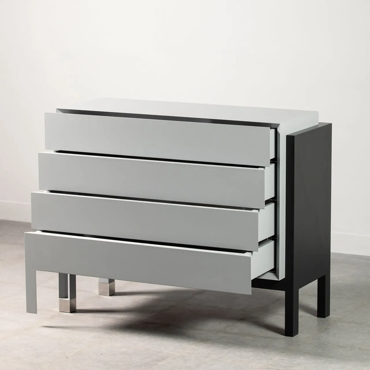 Paolo Pallucco Dressers<Matte Gray Lacquered Wood Dresser