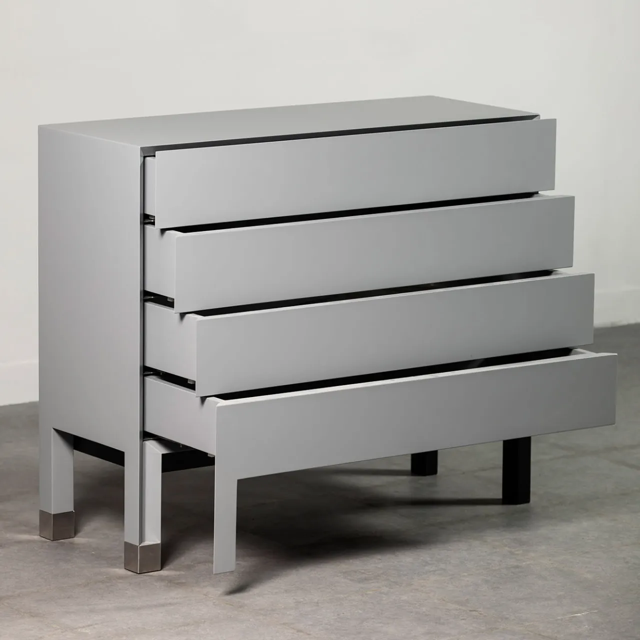 Paolo Pallucco Dressers<Matte Gray Lacquered Wood Dresser