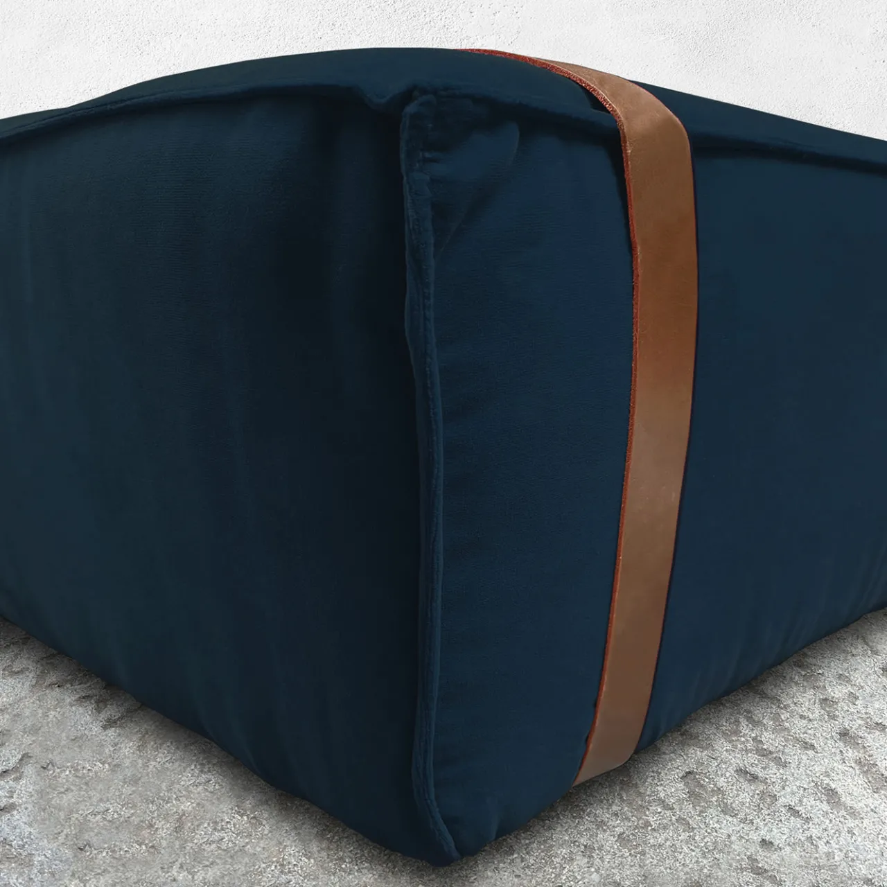 DLA Design Lab Ottomans & Poufs<Maxi Docker Navy Velvet Pouf